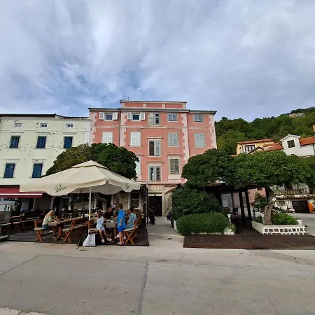 Portside * Baška