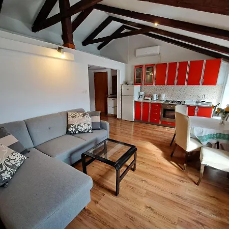 Portside باشْكا